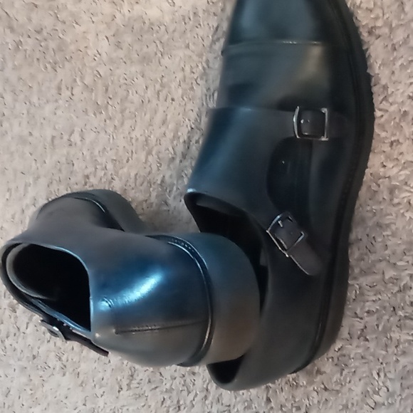 Shoes - Picture 3 of 5